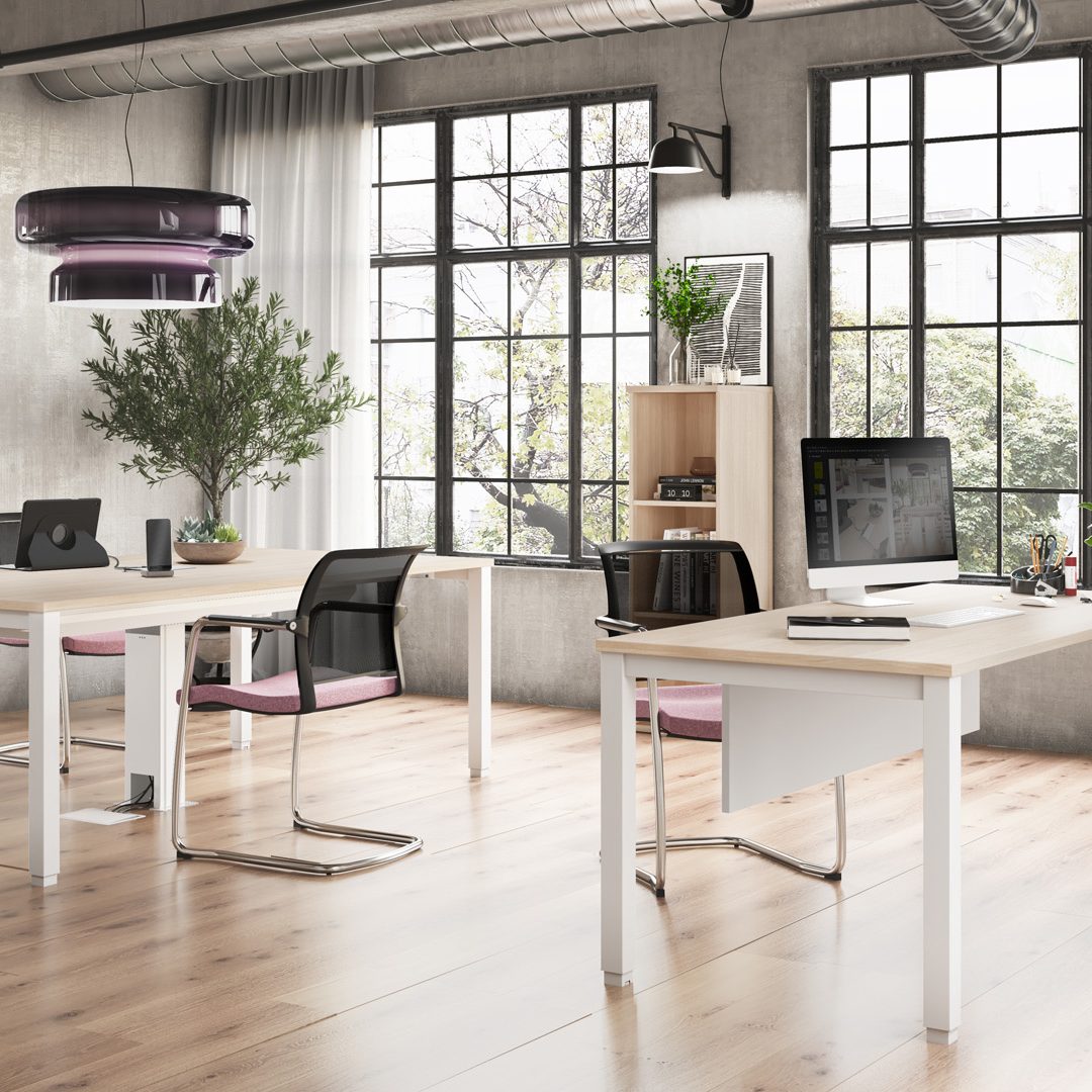 Exemple d'installation gamme Tempo Bureau moderne avec deux tables, chaises noires et fenêtre lumineuse, décoration minimaliste.